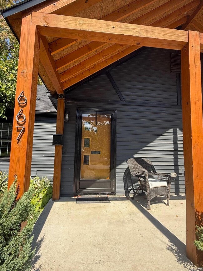 Photo - 667 Longview Dr