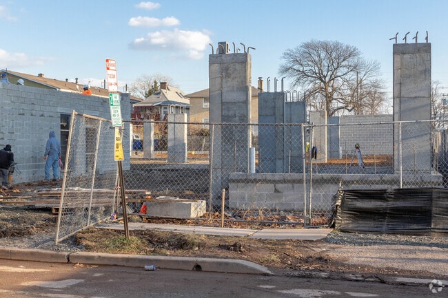 12/22/2021 Construction - 35 W Price St