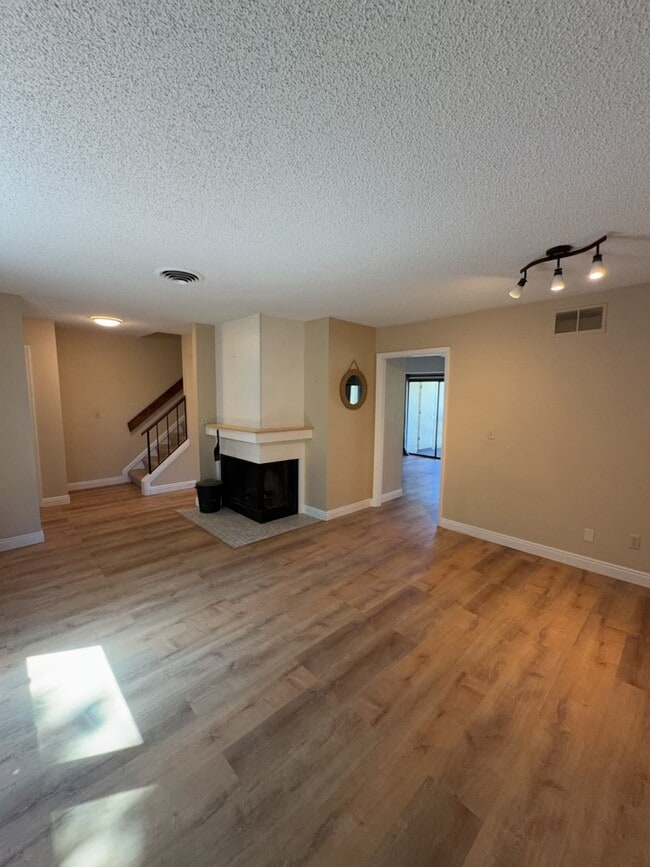Photo - 397 Raspberry Ln