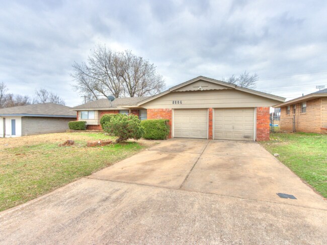 Photo - 8604 NE 33rd St