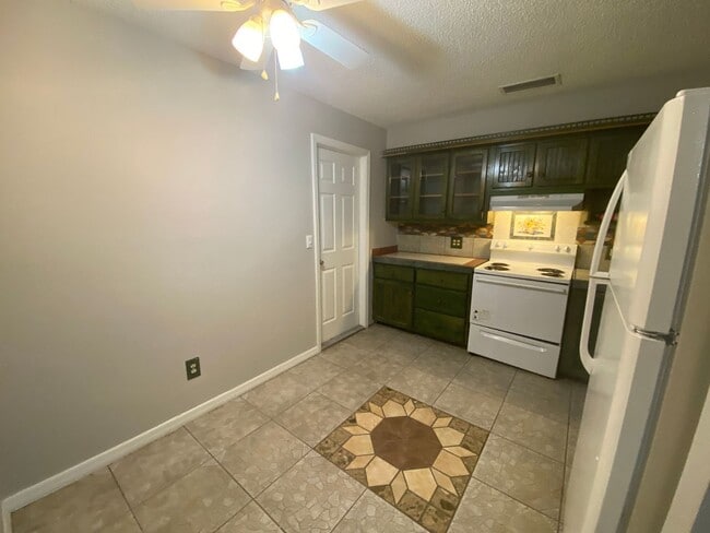 Photo - 2 Bedroom 1 Bath Duplex in Winter Park for RENT!