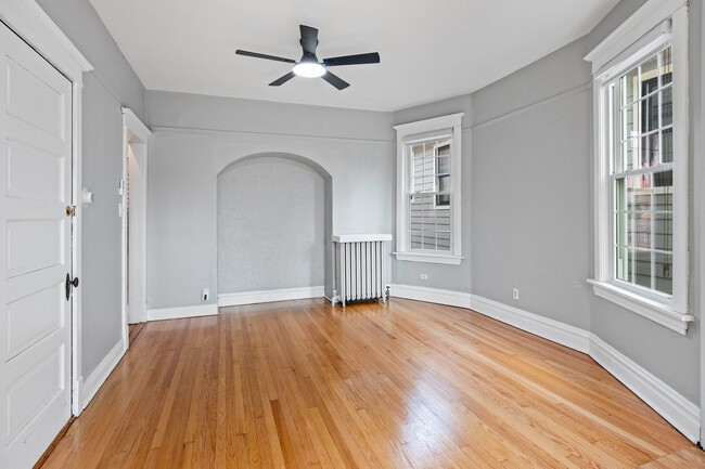 Photo - 3915 N Seeley Ave Unit 2