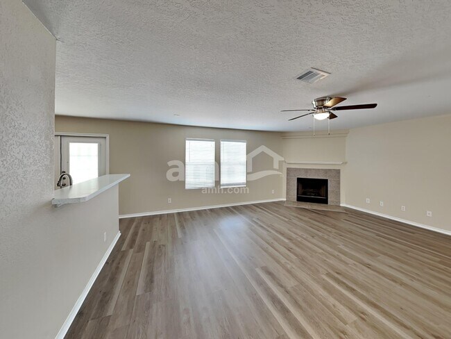 Photo - 512 Hinge Loop