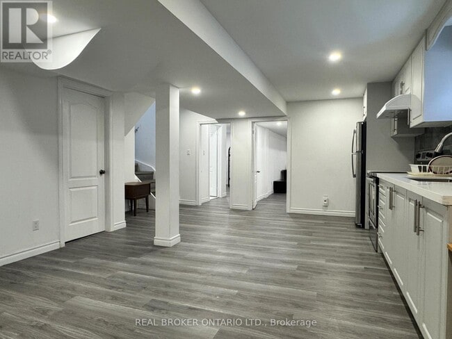 Photo - 119 Hertford Crescent