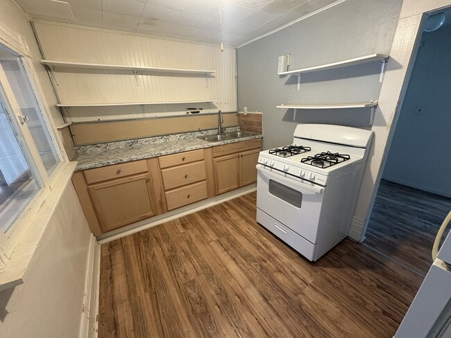 Building Photo - 115 W State St Unit 201