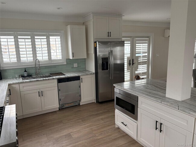 Photo - 2 Bay 9th St