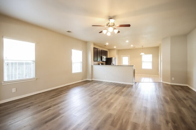 Photo - 138 Pequin Rd