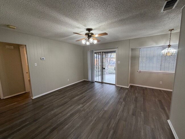7422 Fieldgate Dr