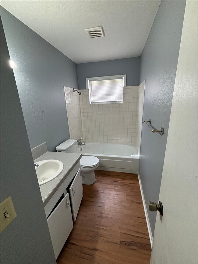 Photo - 8831 Country Club Dr