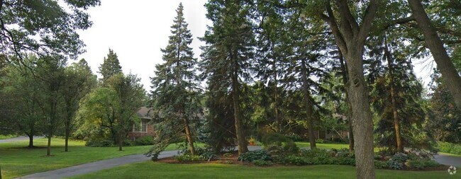 Building Photo - 645 Lone Pine Rd Rental