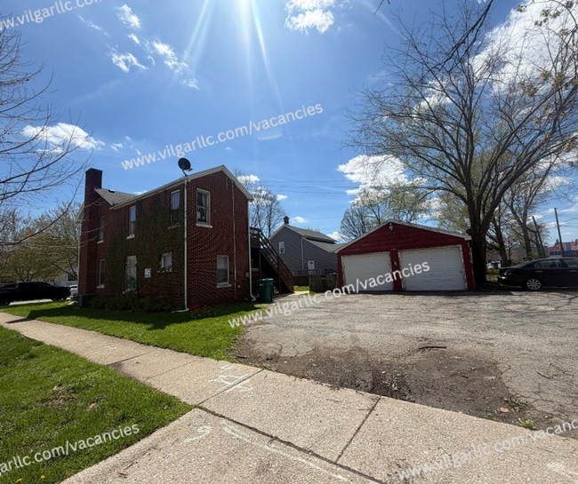 Photo - 1201 Maple Ave Unit Apt B-1/2