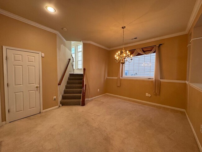 Photo - Stunning 4 Bed 3.5 Bath Brick Townhome In ...