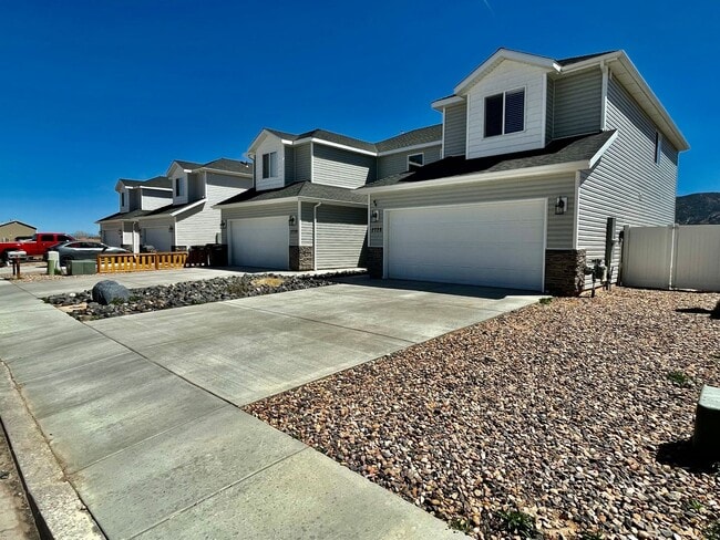 Photo - Adorable 3-Bedroom Townhome with 2-Car Garage in Cedar City