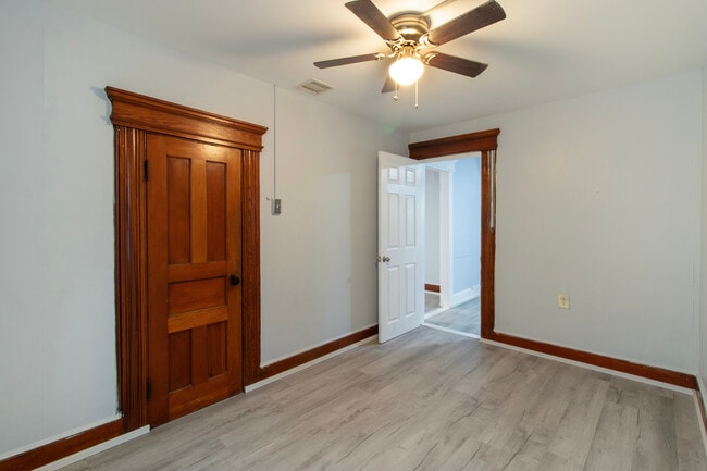 Photo - 23 Woodland St