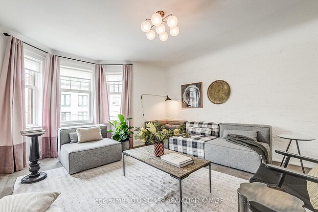 Photo - 795 College St Unit 3B