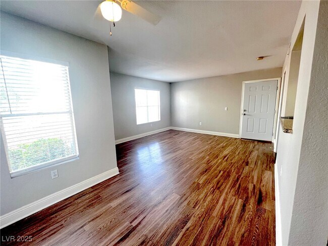 Photo - 6800 E Lake Mead Blvd Unidad 1118