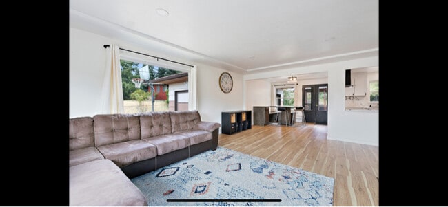 Photo - 7803 50th Ave E