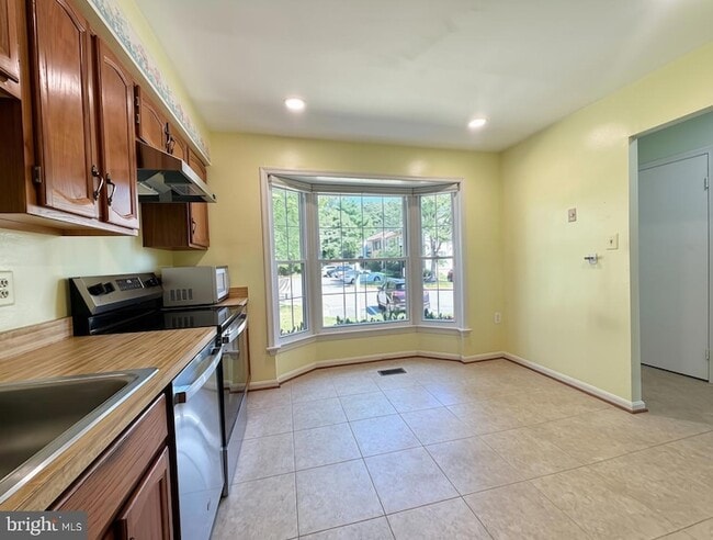5406 New London Park Dr