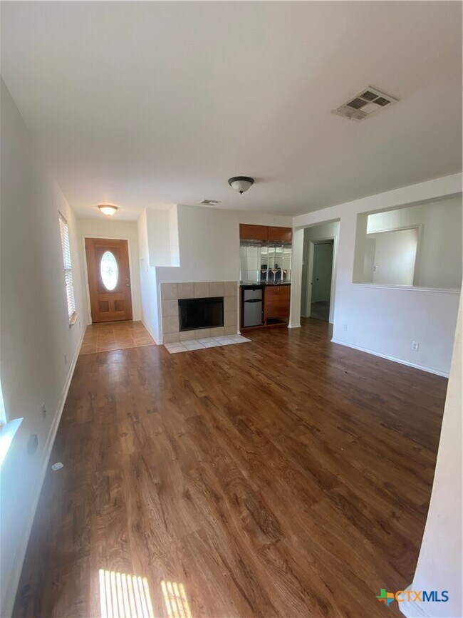 Photo - 206 Calixto Ct