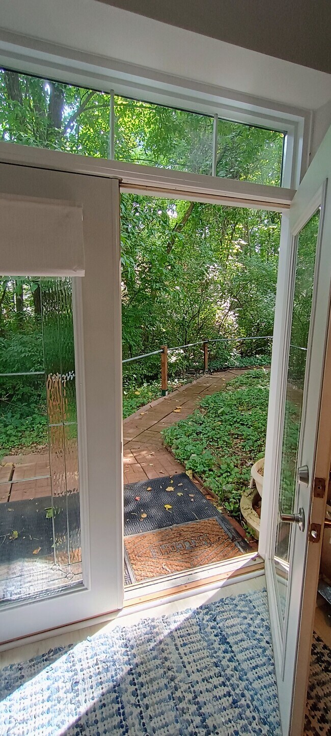 Photo - 906 Bitterfield Dr Unit Executive furnished Apt