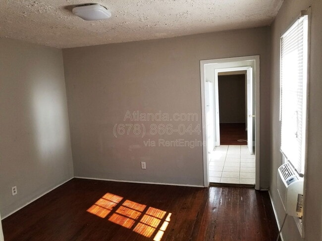 Photo - 66 Chester Ave SE