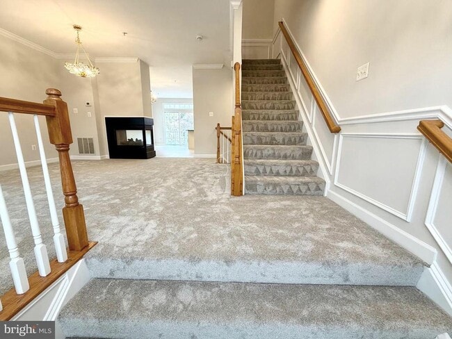 Photo - 300 Garden View Square