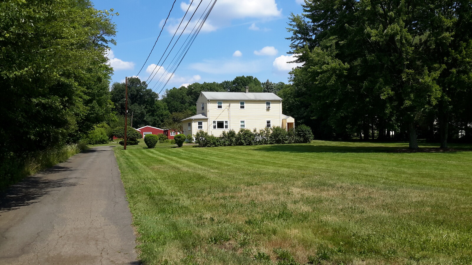 Spotless apartment on 5 acre estate. - 1132 Blue Hills Ave Apartments Unit 2nd floor (top)