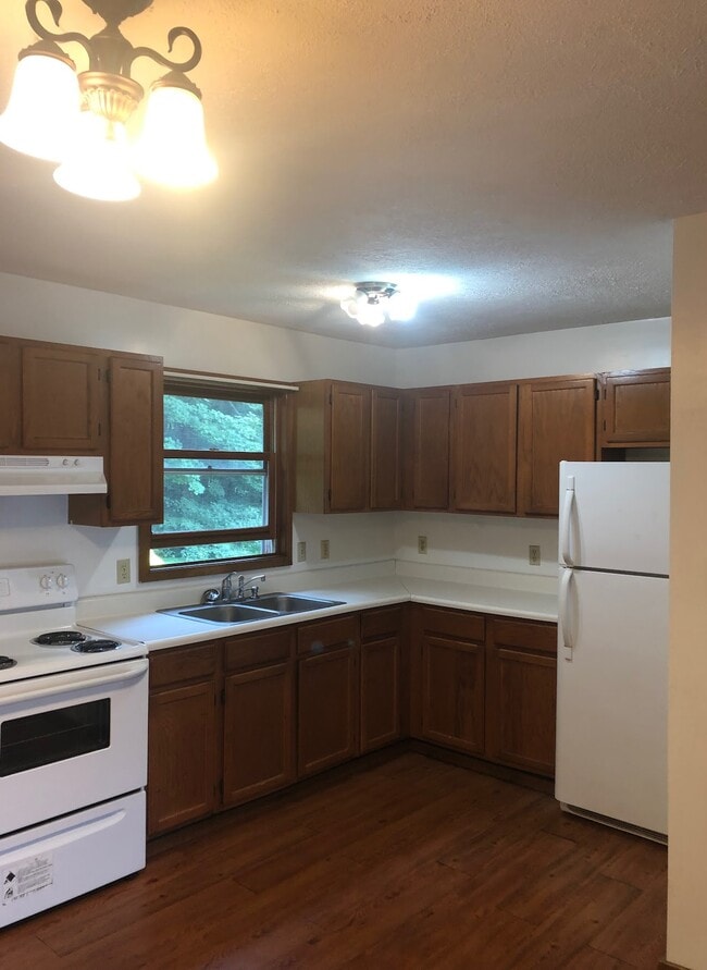 Eat in Kitchen - 8 Adirondack Rd Unit F