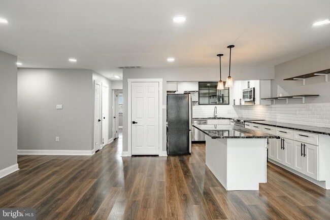 Photo - 239 Smallwood Ct