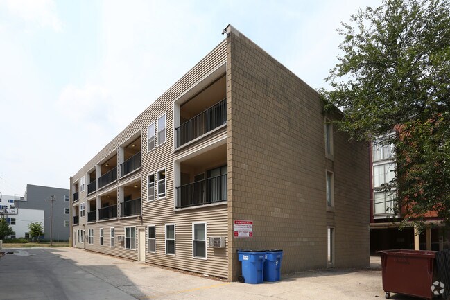 Photo - 706 S Locust St