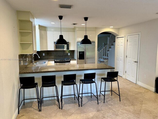 Photo - 2920 Catalina St