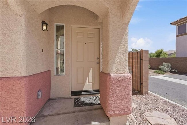 Photo - 10630 Lessona St