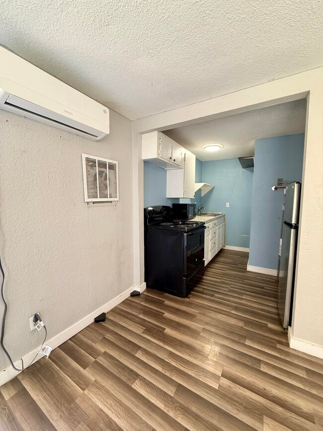 Photo - 2109 22nd St