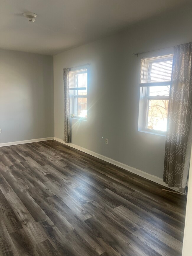 Building Photo - 505 Arsan Ave Unit #2