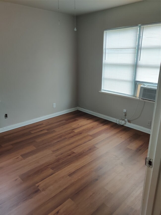 Photo - 1208 7th Ave N