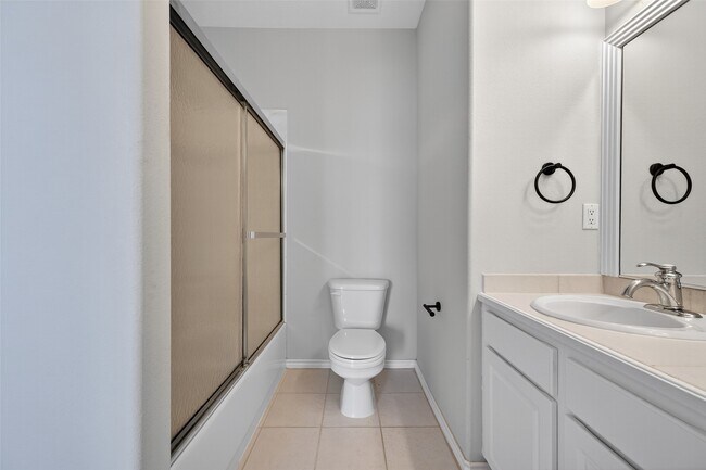 Photo - 16 Regency Point