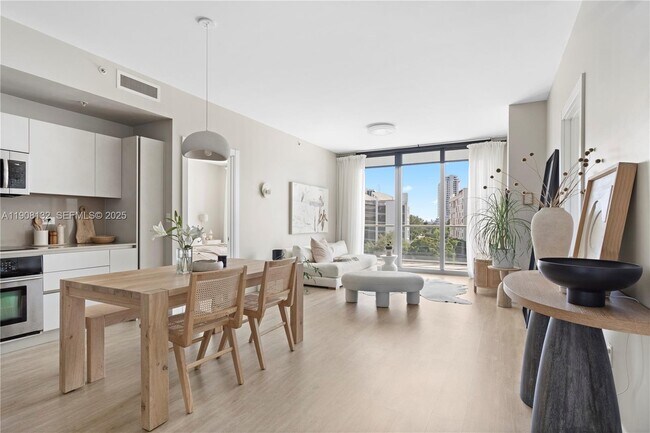 Photo - 3470 E Coast Ave Unidad H0502