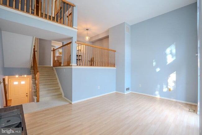 Photo - 128 S Barrow Pl