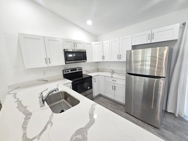 Photo - 2447 NW 5th St