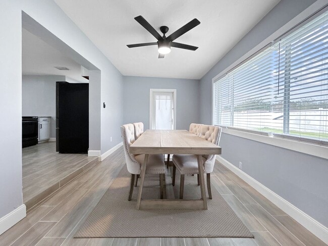 Photo - Beautiful Seminole Home with Large, Fully Fenced Backyard! | 3beds/1.5bath