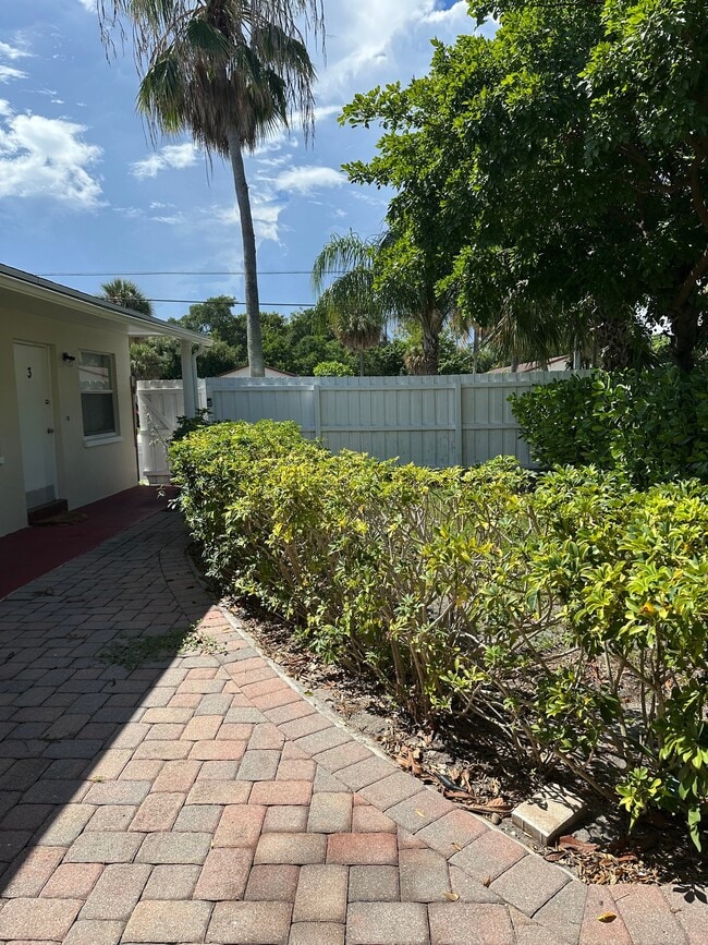 1791 Juno Rd Unit 5
