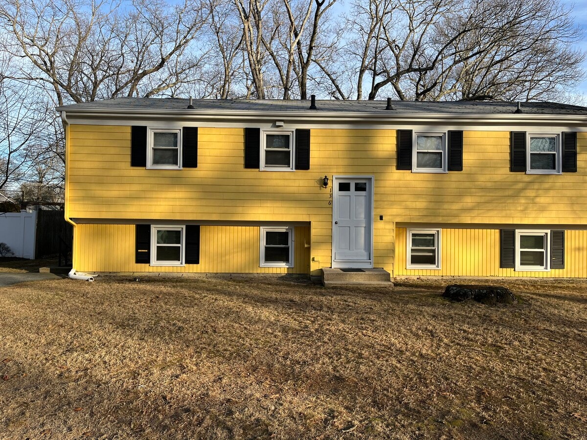 Photo - 136 Custer St