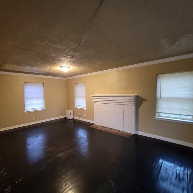 Photo - 4BR House w/2-car Garage & Fenced Backyard