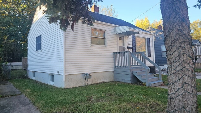 Photo - 3509 Clairmont St