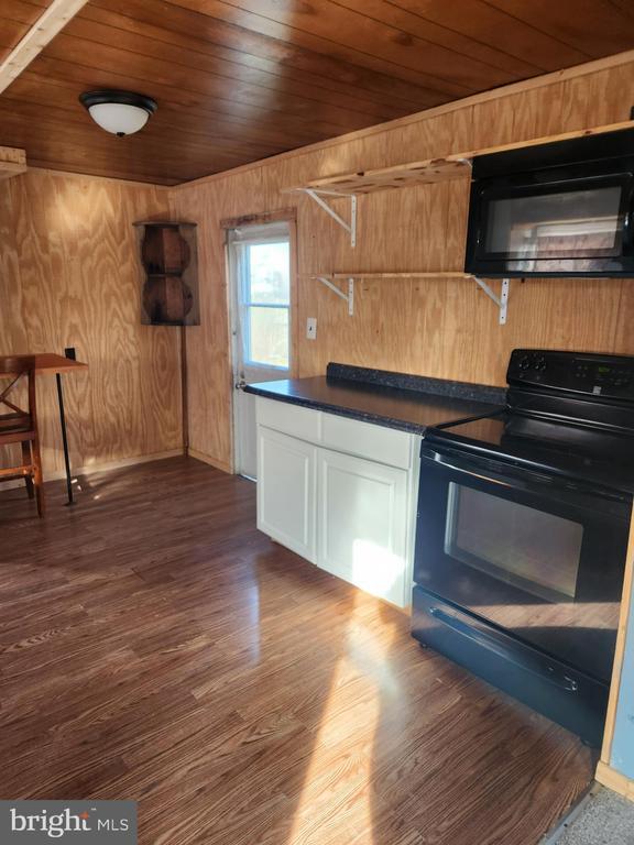 Photo - 9751 Winchester Ave