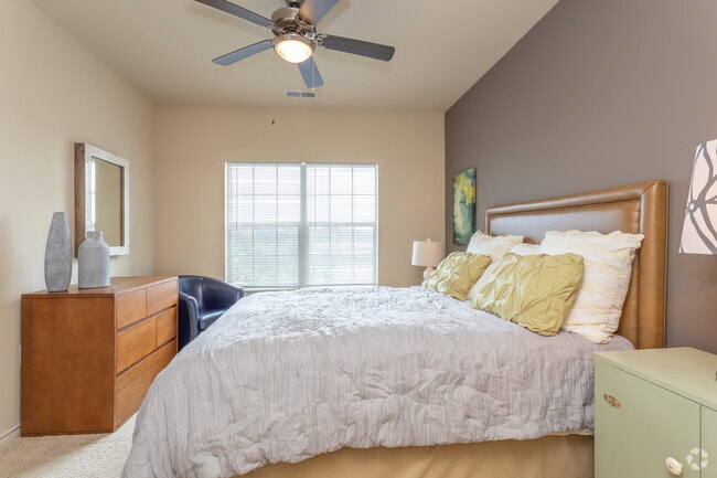 1BR, 1BA - 746 SF - Atwell 1