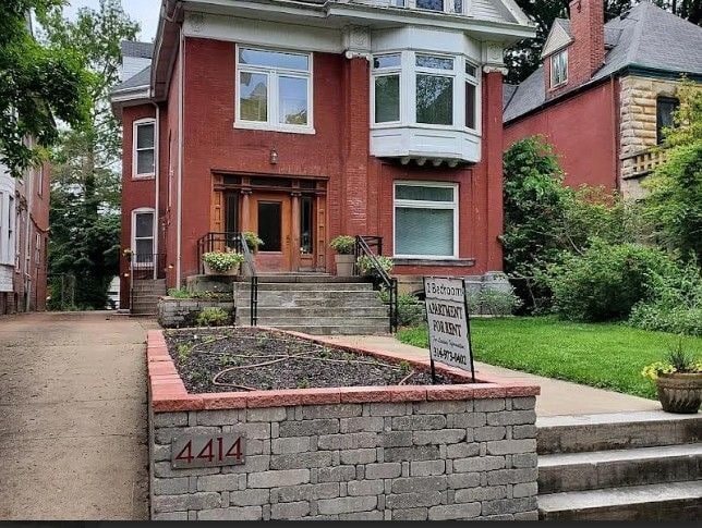 Building Photo - 4414 W Pine Blvd Rental
