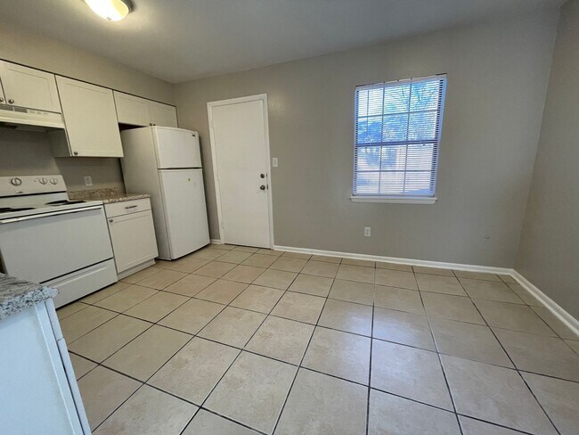Photo - Great Townhouse 2 Bedroom 1.5 Bath in Fort Walton Beach!