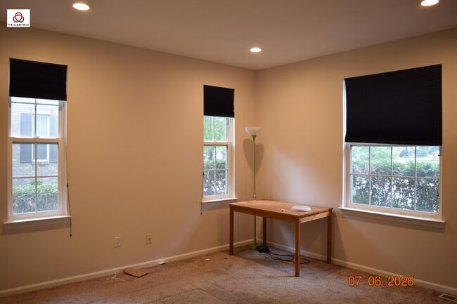 Photo - 1566 Heron Cir