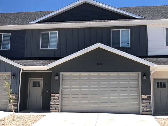 Photo - 1601 S Quartz Dr